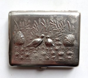 Портсигар мельхиор. Охотничья тематика.