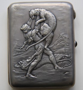 Портсигар серебряный  ВИТЯЗЬ В ТИГРОВОЙ ШКУРЕ