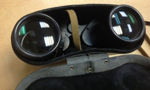 Бинокль в чехле