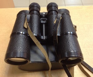 Бинокль в чехле