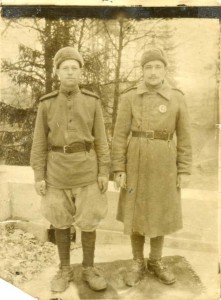 БОЙЦЫ СОВЕТСКОЙ АРМИИ. НЕПОНЯТНЫЙ ЗНАК. ОБМОТКИ.