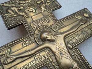 Большое тяжёлое распятье 38 х 20 х 0.7 см.