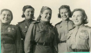 МЕДИЦИНСКИЕ СЁСТРЫ. ВОВ. Лот - 2 фото.