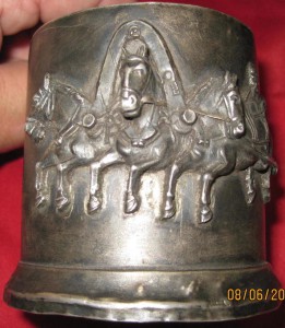 Подстаканник с тройкой.