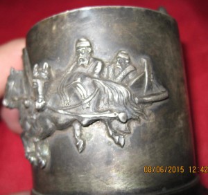 Подстаканник с тройкой.
