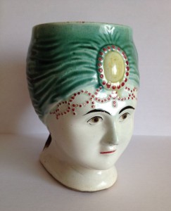 Женская голова