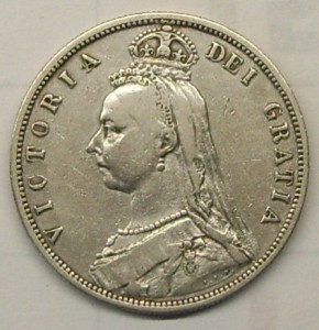 Полкроны Виктория.