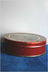 Банка жестяная (Дворец пушнины Ленинград)