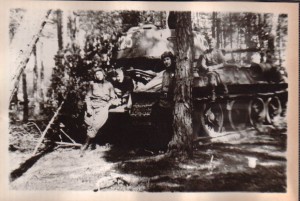 Подборка распечаток старых фотографий.
