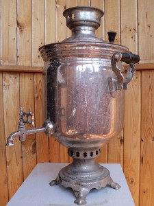 Самовары Царский и два советских