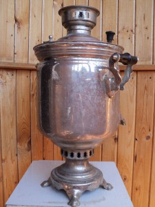 Самовары Царский и два советских