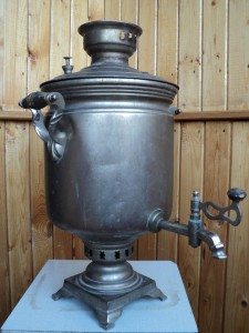Самовары Царский и два советских