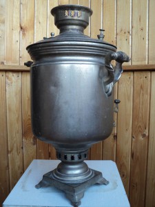 Самовары Царский и два советских