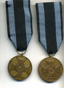 Заслуженным на поле славы,бронза