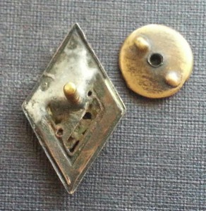 Знак об окончании театральных курсов 20-е года красная эмаль