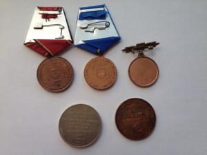 5 различных медалей ГДР
