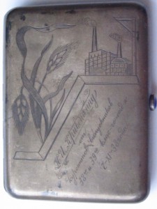 Серебряный портсигар 1938 г.  дарственная надпись