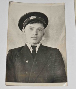 ТРИ фото с РЕЧНИКАМИ ( курсант ЯРТ и другие)  КОКАРДЫ