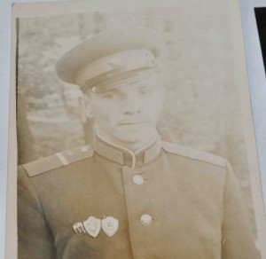 9 разных фото с военными 40-50 х годов