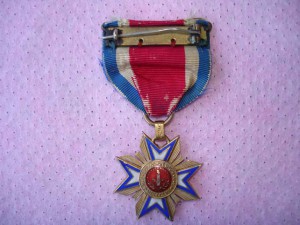 Золотая американская медаль