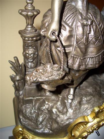 Каминные часы.