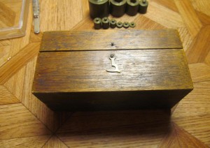 Набор весовых гирек.