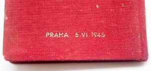 Рекдая благодарность 72 стр Золотые буквы напечатано в Праге