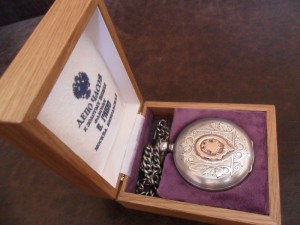 футляр для карманных часов из массива дуба