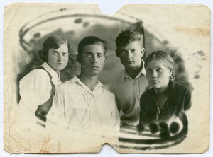 Подпольщики из отряда "Ленинская искра" 1941 год.