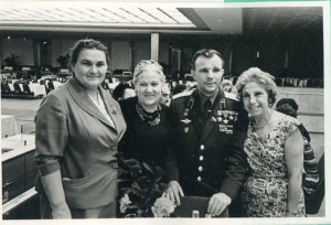 Полковник Ю.А.ГАГАРИН и 2-ды ГСТ Г.Е.БУРЛАЦКАЯ.