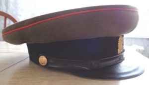 Фуражка танкиста или артиллериста 60 годов.
