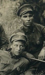 КРАСНОАРМЕЙЦЫ со ЗНАКАМИ. 1930-е.