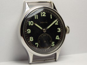 Продам наручный Zenith DH в стали 1942 года