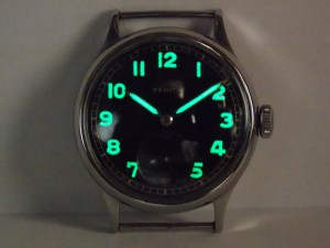 Продам наручный Zenith DH в стали 1942 года