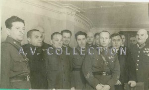 Зам.наркома обороны СССР арм.комис.1 р. Л.З.МЕХЛИС в группе.