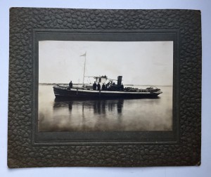 Большое фото с кораблем. 20-ые годы