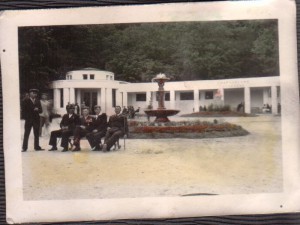 Три фотографии кавалера трех орденов славы, на одной и ГСС