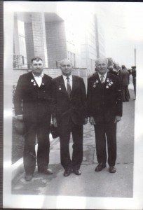 Три фотографии кавалера трех орденов славы, на одной и ГСС