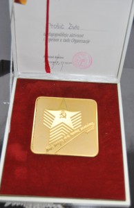 ЮГОСЛАВИЯ плакетка, настольная медаль+коробк НАГРАДНАЯ с ДОК