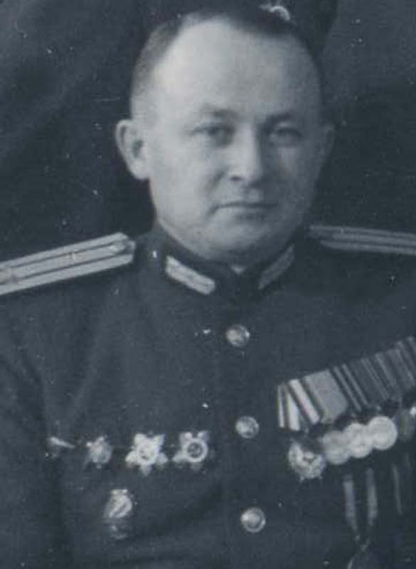 Большая ГРУППА офицеров
