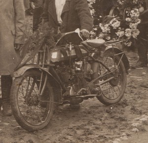 МОТОЦИКЛ старинный, похороны большевика