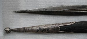 Кинжал в серебре --1