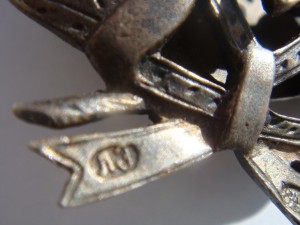 Знак С.-Петербургского института серебро