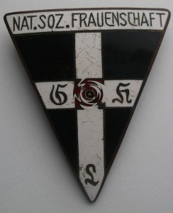 Партийный знак для женщин с аукциона ZEIGE