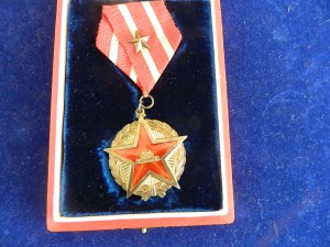 Китай ДРУЖБА СЕРЕБРО + КОРОБКА+2 ДОКУМЕНТА 1952-1972 ГОД