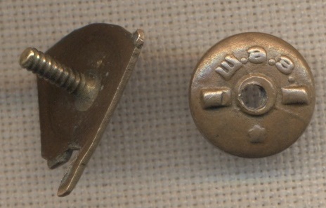 КИМ членский, с белой эмалью в буквах.