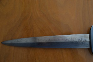 Кинжал SS с цепями.