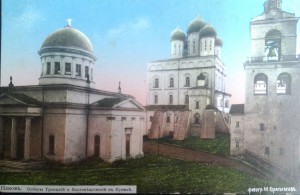 Соборы Пскова и Иркутска.