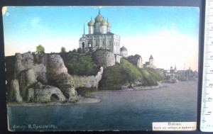 Соборы Пскова и Иркутска.
