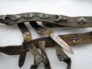 Кинжал в серебре --2
